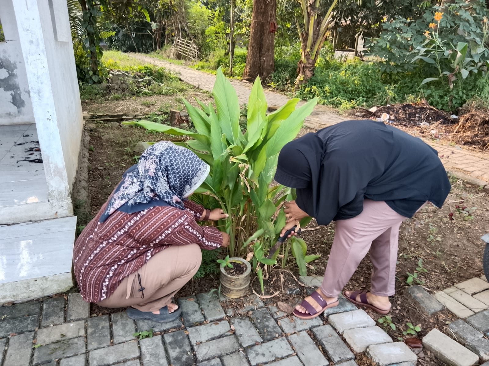 Dokumentasi Ny. Neneng Hasanah